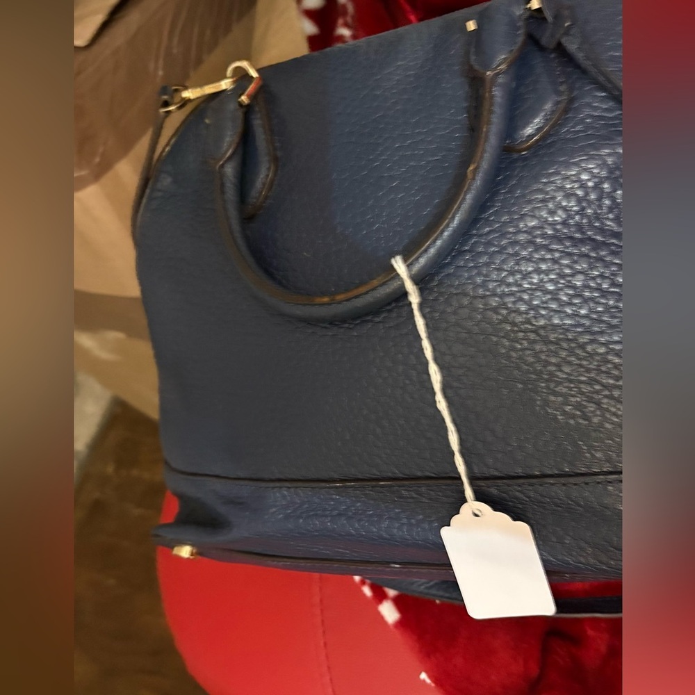 Michael Kors Smythe Large Dome Satchel in Navy pebbled leather. - Picture 2 of 8